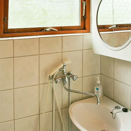 Дом отдыха Three-bedroom Holiday In 9
